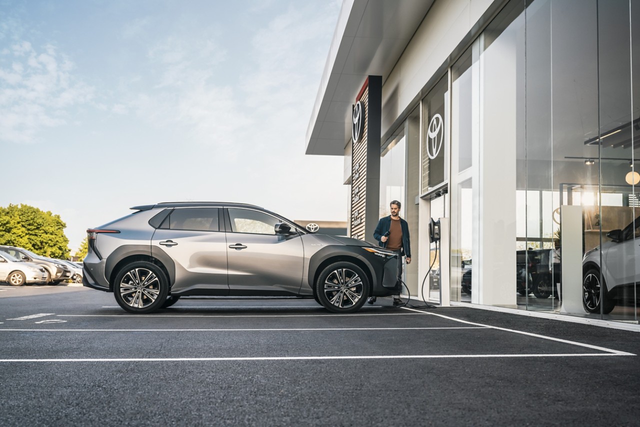 TOY_bZ4X_2022_HUB_VC_KV_04-6